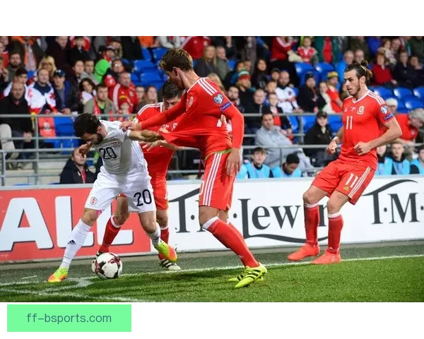 麦克尼尔在埃弗顿边路展现精准传中能力持续威胁对手